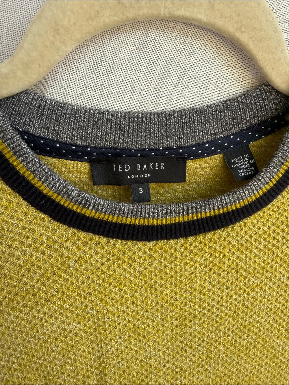 Ted Baker London Men’s Size 3 Medium Mustard Wool Blend Sweater Sample